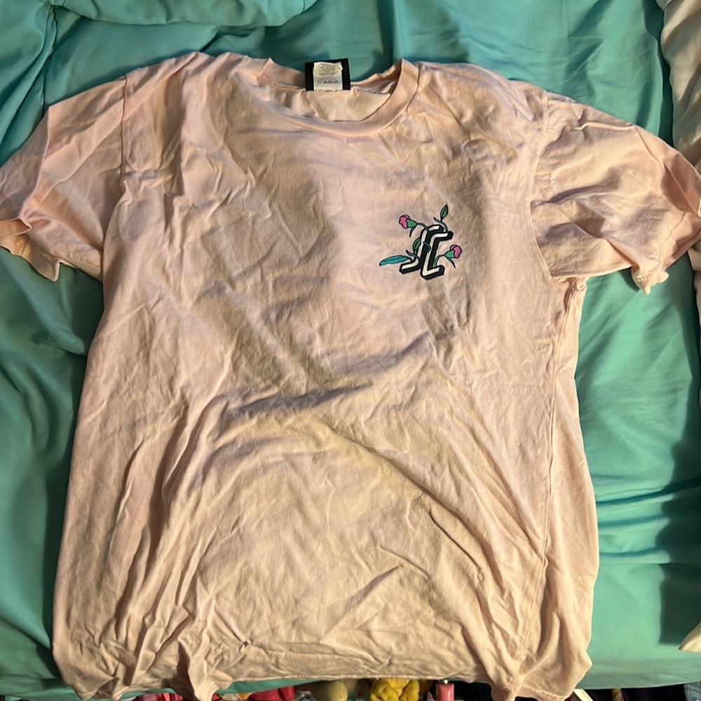 Light pink Santa Cruz shirt